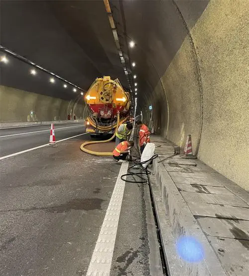 南朗镇隧道排水渠清淤